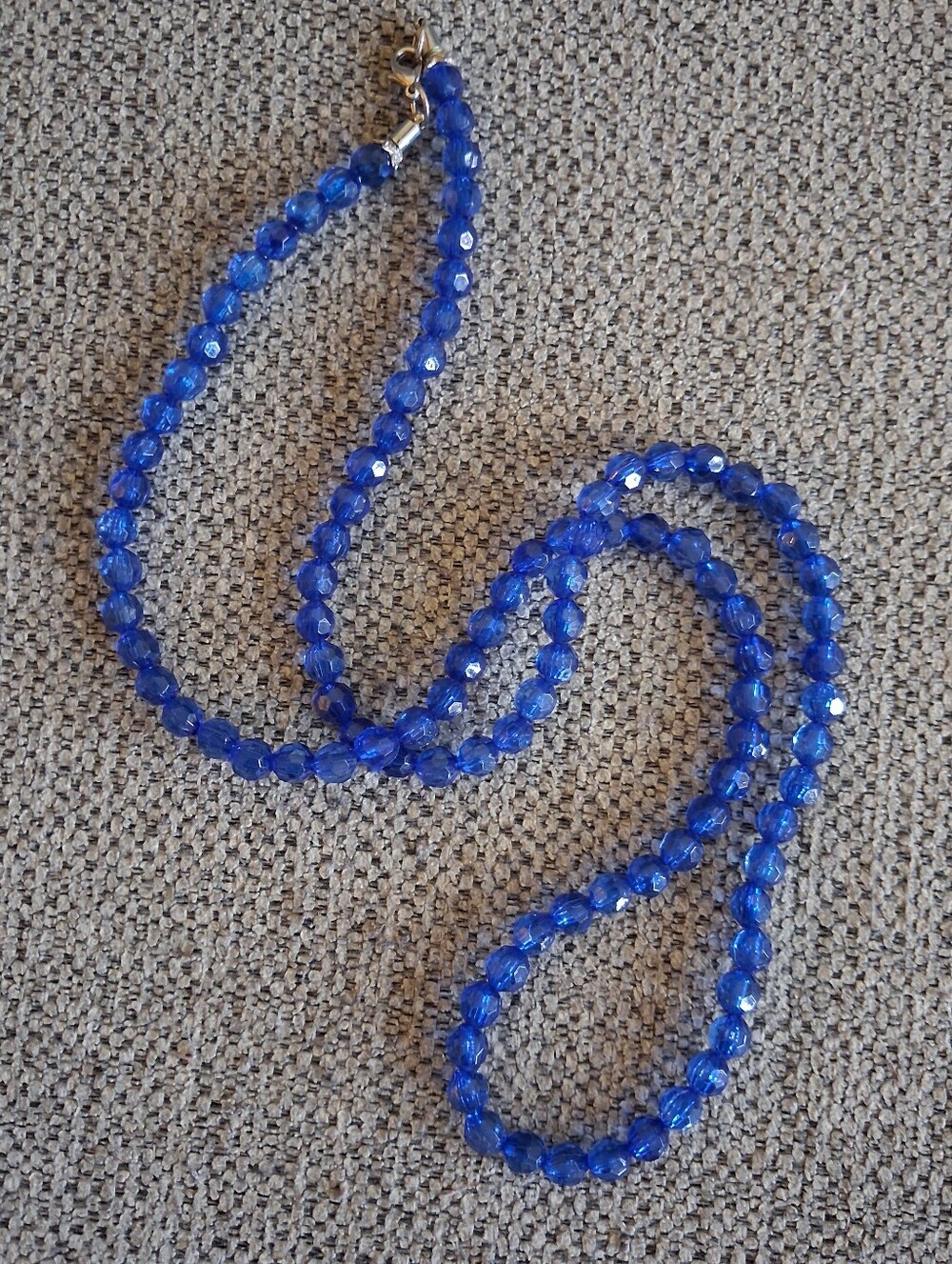 Vintage Blue Bead Necklace - Women Jewelry - Picture 8 of 10